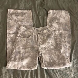 Hollister Low-Rise Baggy Pants in Gray and Cream